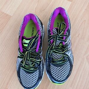 ASICS Women's Gray & Pink Running Shoes size 5 new